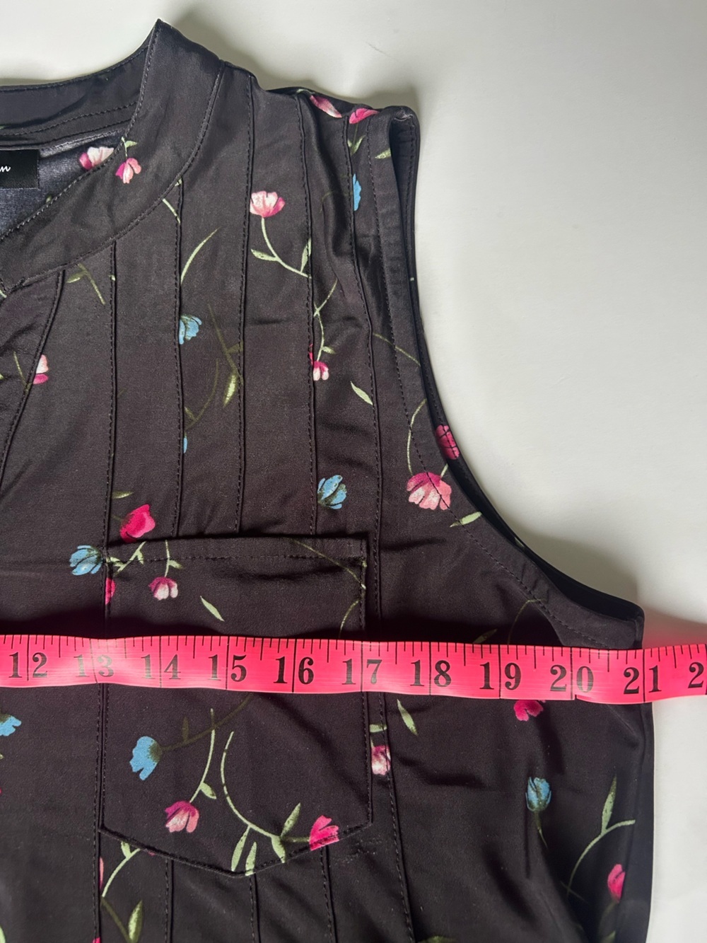 Sleeveless Black Floral Popover Blouse with Button Placket - Picture 7 of 11